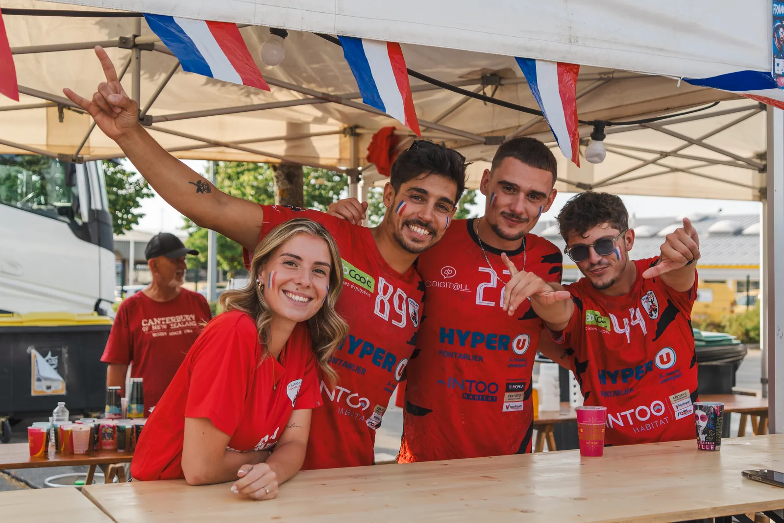 Le public réuni pour vivre le match sur écran géant